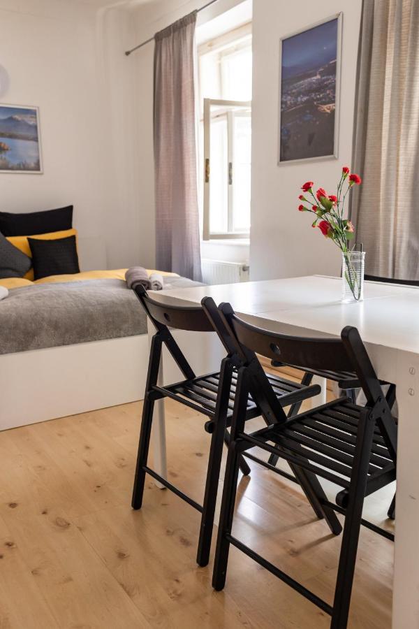 Cukrarna Guest Hostel