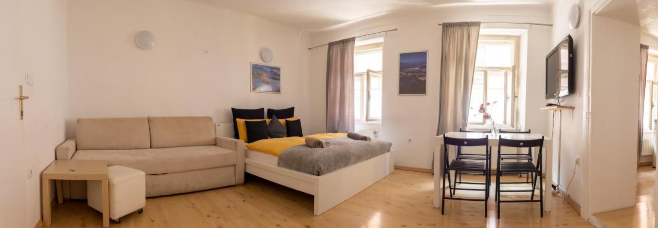 Cukrarna Guest * Kranj