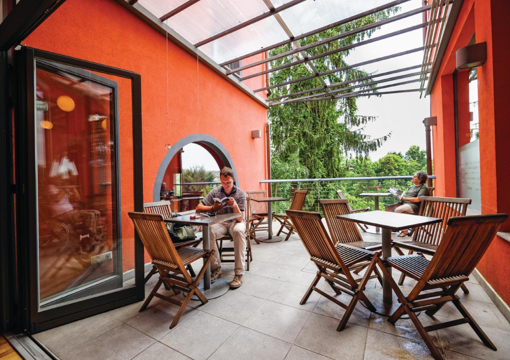Cukrarna Guest