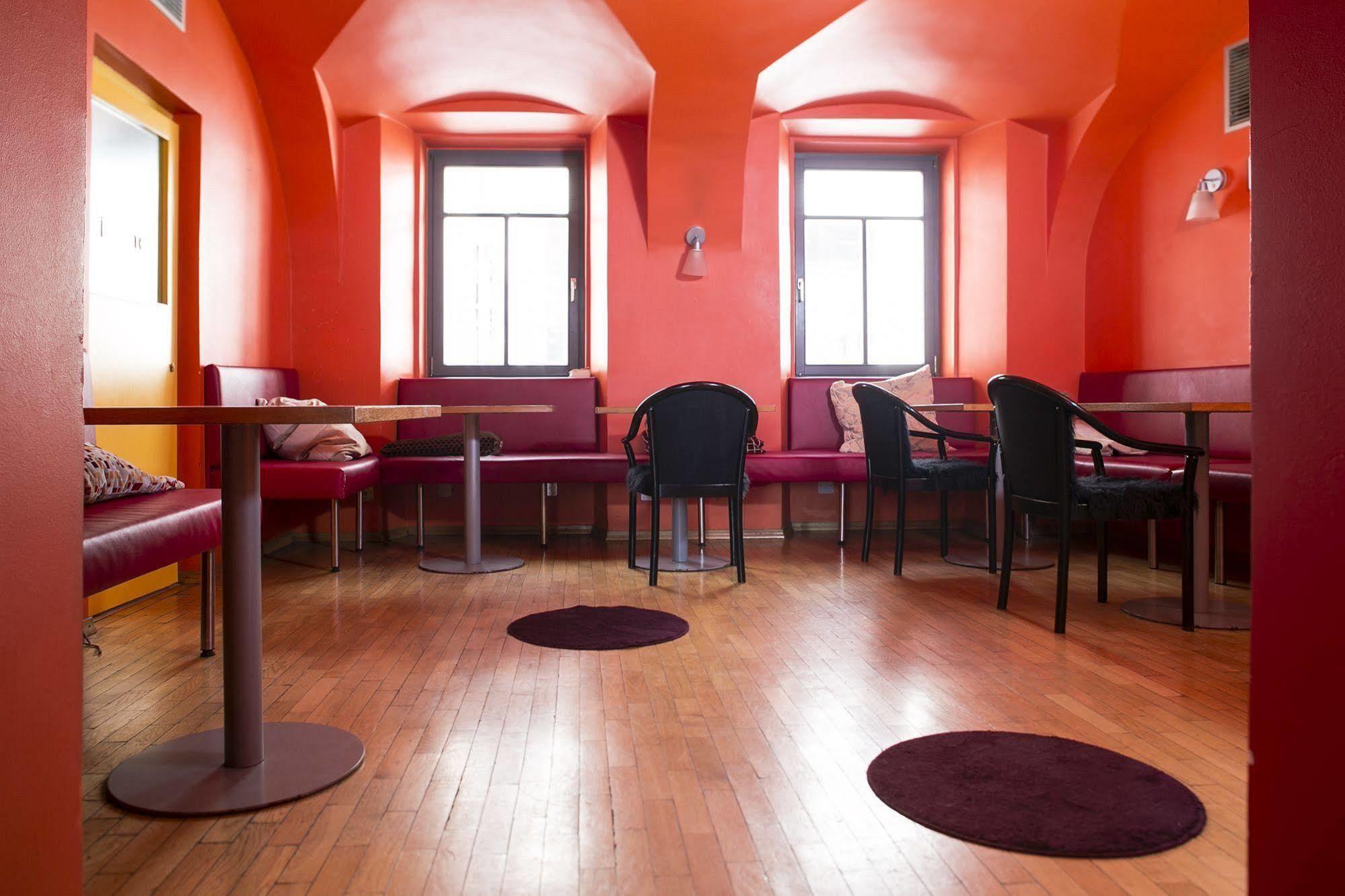 Cukrarna Guest * Kranj